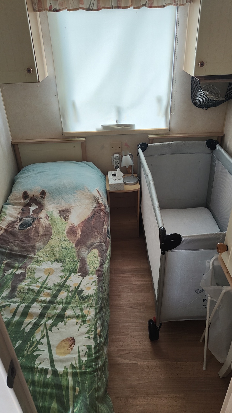 Slaapkamer van de stacaravan in Twente